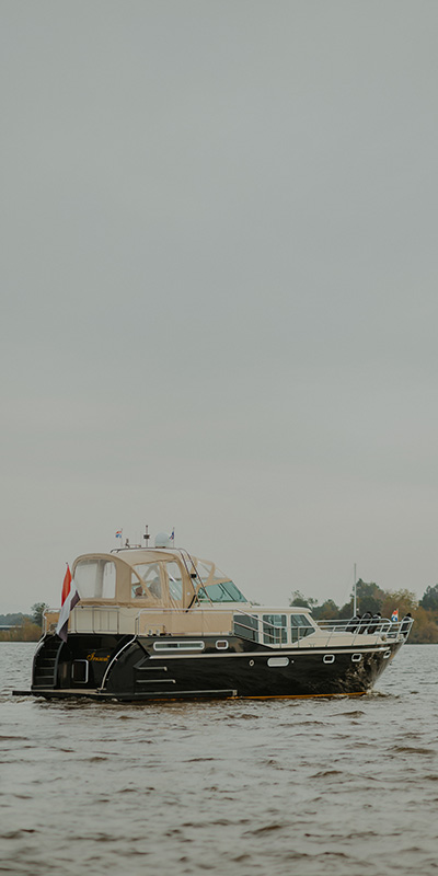 Salvia Yacht
